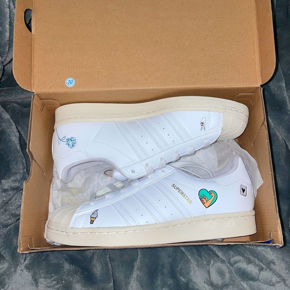 Adidas originals Superstar J 
[ BRAND NEW ]